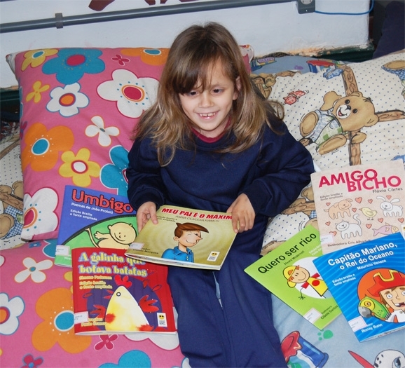 Nicole de Souza da Silva nasceu cega e aprendeu a ler em braile aos sete anos. - Danúbia Otobelli