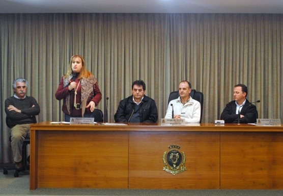 Encontro reuniu representantes dos governos estadual e municipal. - Ana Carolina Sirtori/Prefeitura de Flores/Divulgação