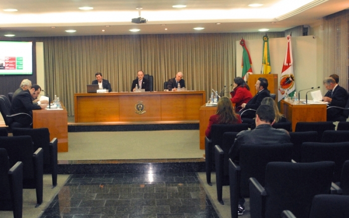 Debate ocorreu na sessão desta segunda-feira, dia 9. - Jaqueline Gambin/Câmara de Vereadores de FC/Divulgação