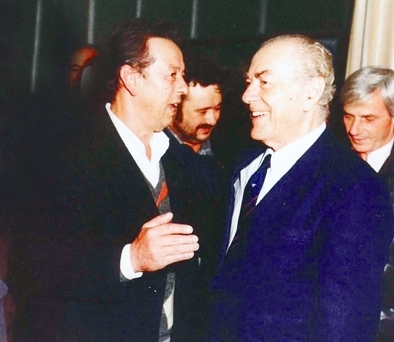 Ex-prefeito florense e presidente municipal do PDT, Oliboni (E) recepcionou Brizola na prefeitura em 1998. - Arquivo de Heleno Oliboni/Divulgação