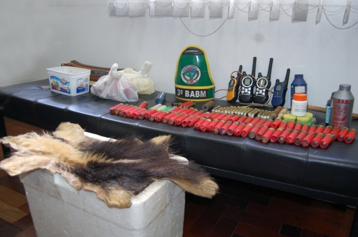 Munição e uma pele de tamanduá foram encontrados em residência do Centro. - Antonio Coloda