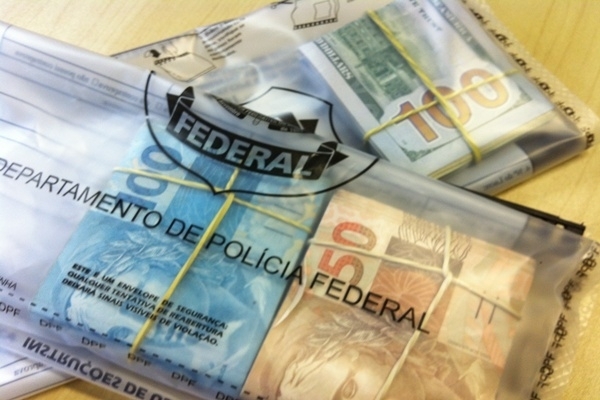 Agentes apreenderam no Estado R$ 100 mil em dinheiro. - Polícia Federal/Divulgação