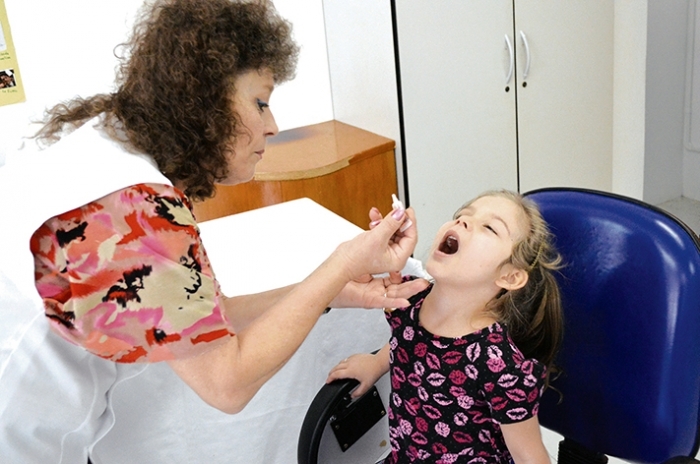 Imunização deve ser feita em crianças com até cinco anos de idade. - Bárbara Lipp/Prefeitura de FC/Divulgação