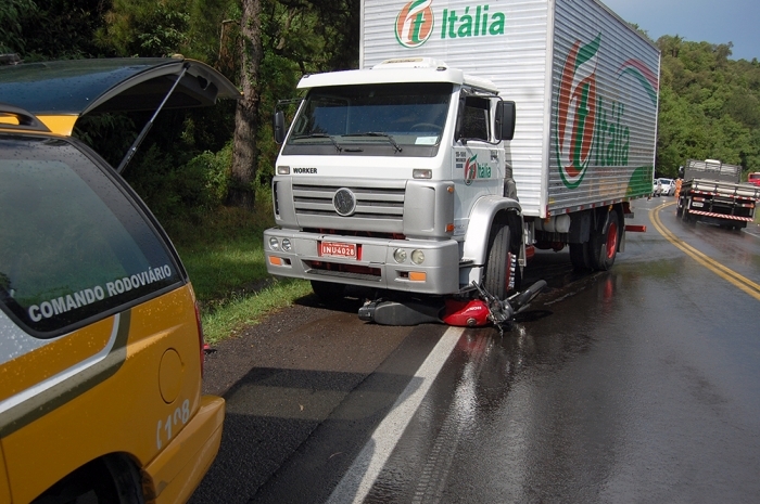 Ambos os veículos seguiam no sentido Caxias do Sul-Flores da Cunha. - Antonio Coloda