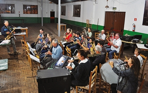 Ensaios dos músicos no Clube Paduense foram intensificados nas últimas semanas. - Maicon Pan/Divulgação