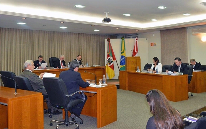 Debate e votação das emendas ocorreram na sessão do dia 21. - Jaqueline Gambin/Câmara de FC/Divulgação