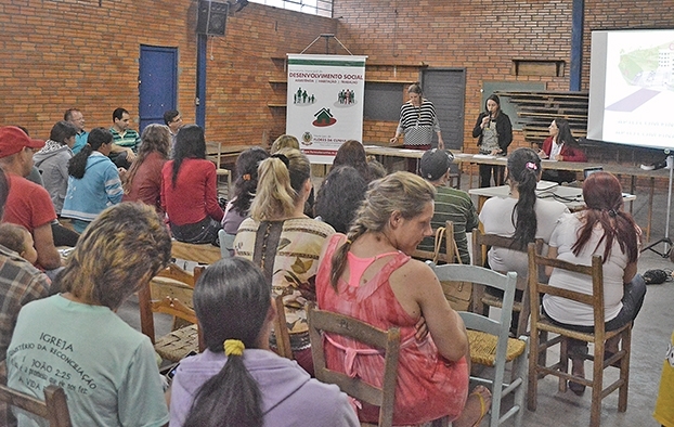 Beneficiários participaram de encontro na última semana. - Bárbara Lipp/Prefeitura de FC/Divulgação