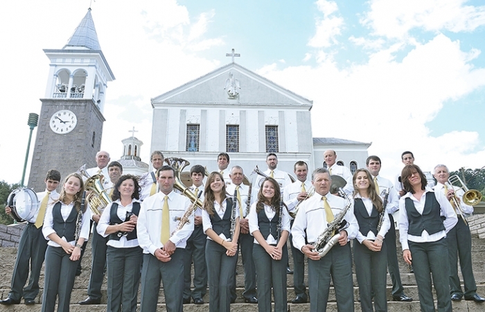 Registro dos músicos durante as comemorações dos 100 anos da Banda, em 2013. - Mara Bebber/Divulgação