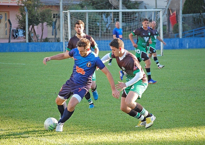 Time do Madruga (azul) fez 3 x 0 no Alfredão A. - Antonio Coloda