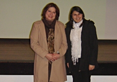 As professoras Lorete Paludo e Fernanda Ferrarini explanaram sobre a trajetória feminina. - Divulgação
