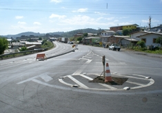Canteiros e calçadas são construídos no Pérola, junto a RS-122. - Camila Baggio / Divulgação
