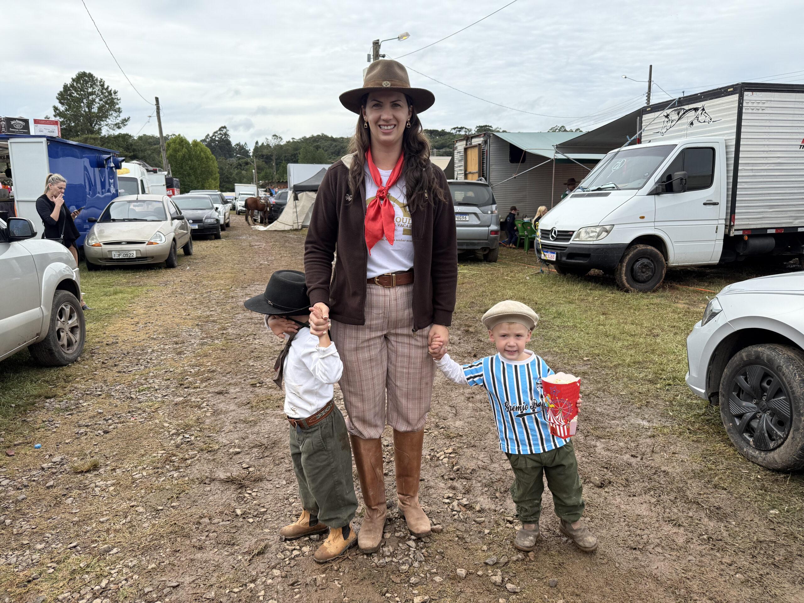 Mariana e os filhos Cesar e Diego (3)