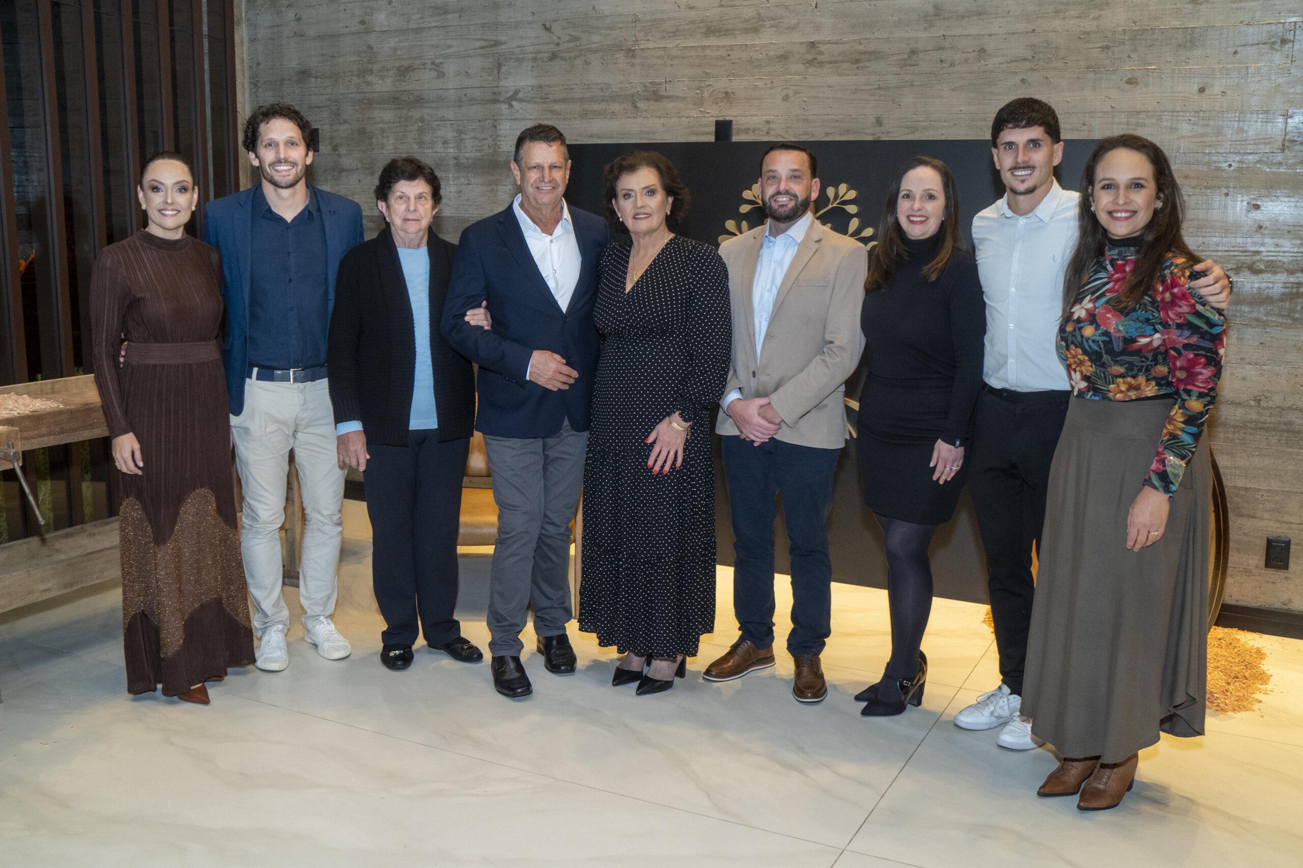 Paola Costa Fontana, Glauco Thomas Costa, Teresinha Costa Fontana, Laurindo Costa, Cladis Fontana Costa, Piér Costa, Alexandra Fontana, Nicollas Pedro Costa e Nicolle Costa..jpg